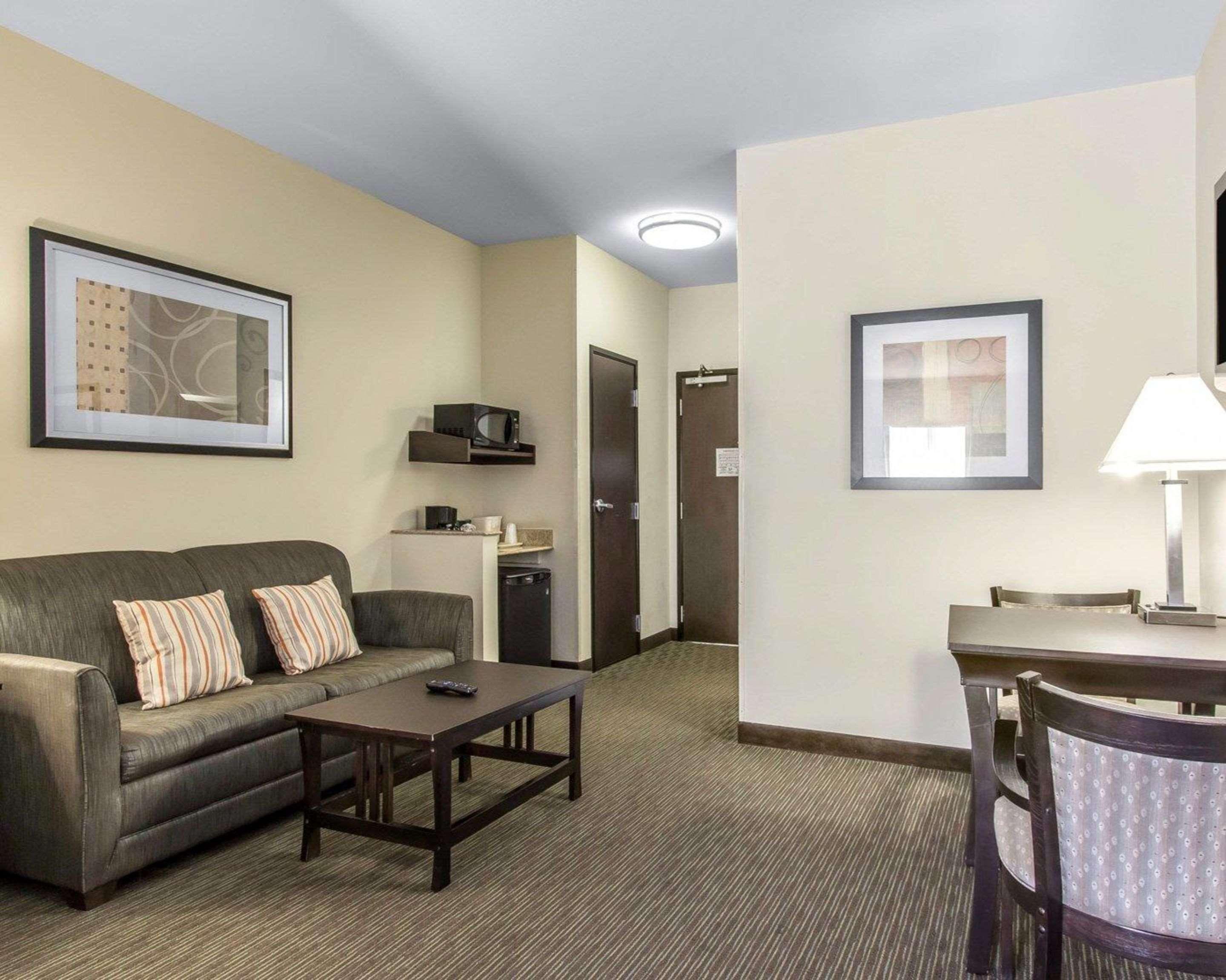 Comfort Inn & Suites Oklahoma City West - I-40 Εξωτερικό φωτογραφία
